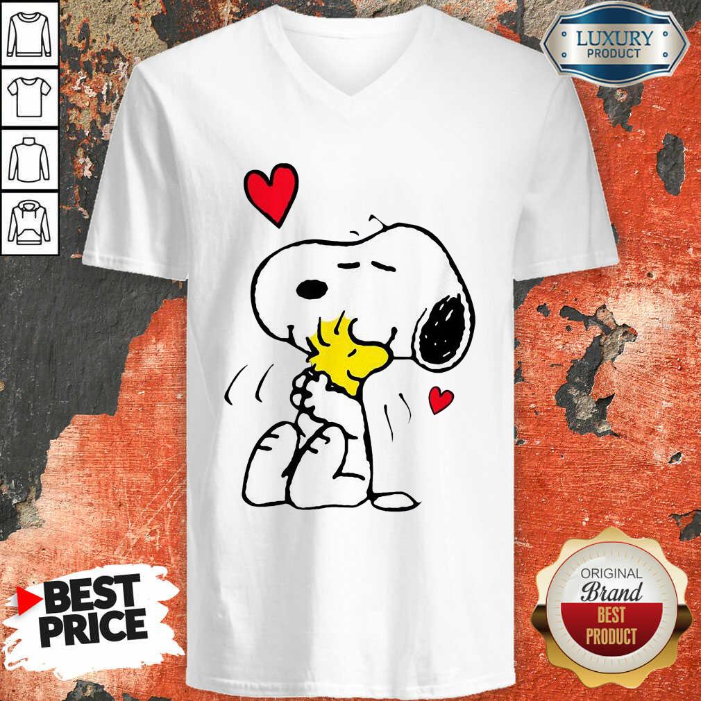Snoopy Hug Woodstock Valentines Day V-neck - Desisn By Soyatees.com